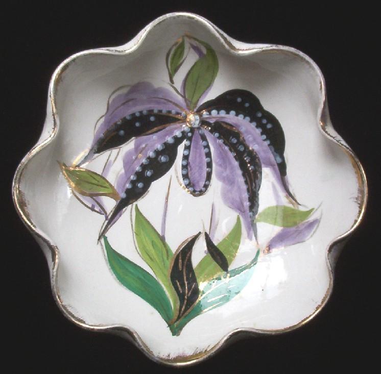 Beautiful Vintage Italian Handpainted Bowl, Impressionistic Purple Orchid, ca. 1960s Beautiful Vintage Italian Handpainted Bowl, Impressionistic Purple Orchid, ca. 1960s