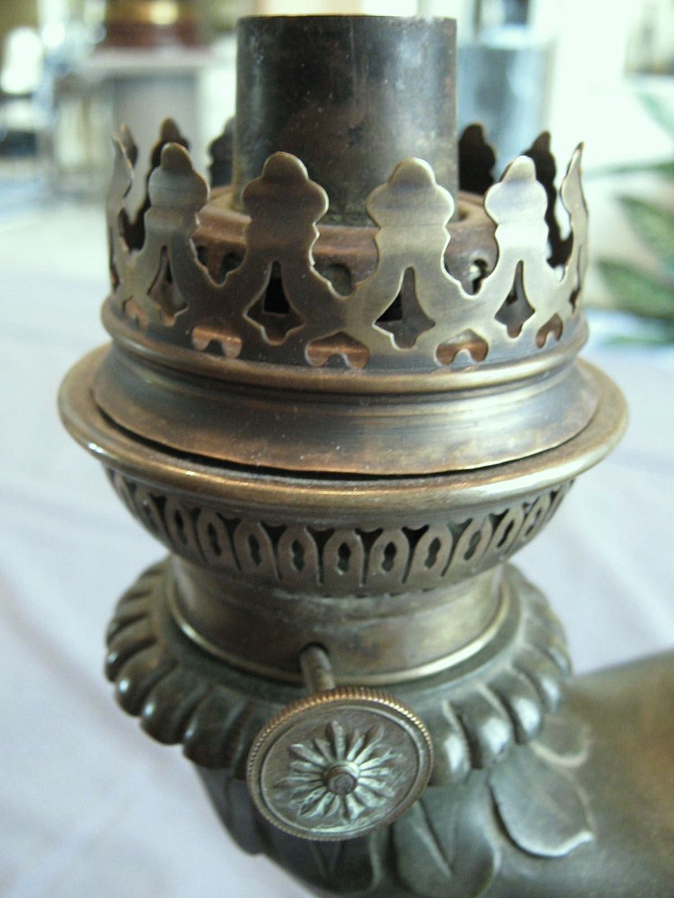 Antique Single Student Lamp, Bronze "Aladdin Lamp", CA.1880 Antique Single Student Lamp, Bronze "Aladdin Lamp", CA.1880