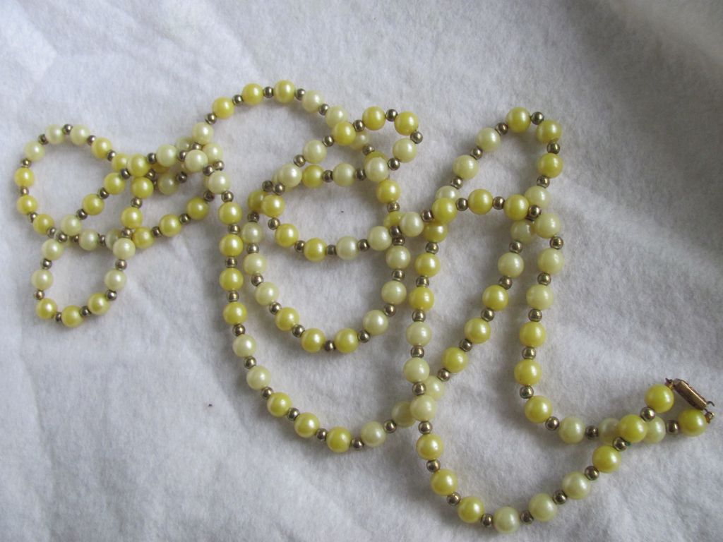 Art Deco Flapper Celluloid Pearlized Yellow Bead Necklace Art Deco Flapper Celluloid Pearlized Yellow Bead Necklace