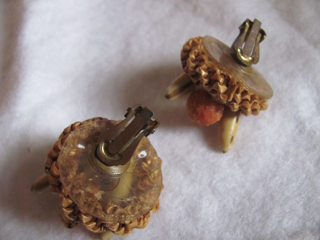 WWII ERA Unsigned Miriam Haskell Woven Straw & Fruit Clip Earrings WWII ERA Unsigned Miriam Haskell Woven Straw & Fruit Clip Earrings