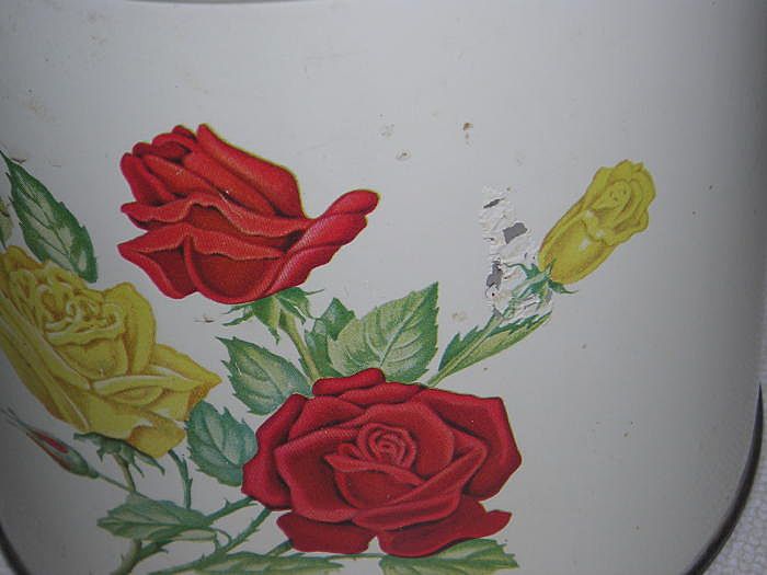 Vintage Set Of 4 Metal Canisters with Red & Yellow ROSES Vintage Set Of 4 Metal Canisters with Red & Yellow ROSES
