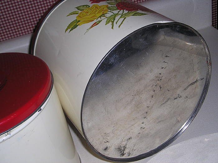 Vintage Set Of 4 Metal Canisters with Red & Yellow ROSES Vintage Set Of 4 Metal Canisters with Red & Yellow ROSES