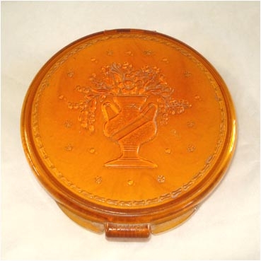 Elizabeth Arden Butterscotch Lucite Powder Compact Elizabeth Arden Butterscotch Lucite Powder Compact