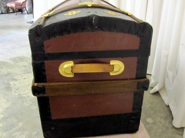 Antique Hump Back Steamer Trunk or Chest in Great Condition Xtra Nice Interior Antique Hump Back Steamer Trunk or Chest in Great Condition Xtra Nice Interior