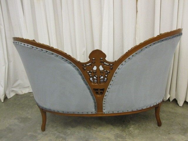 Antique Victorian Style Settee Love Seat w Ornately Carved Woodwork Xclnt Cond Antique Victorian Style Settee Love Seat w Ornately Carved Woodwork Xclnt Cond