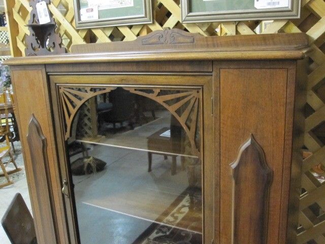 Antique China Hutch or Cabinet Walnut William and Mary Style XNice Antique China Hutch or Cabinet Walnut William and Mary Style XNice