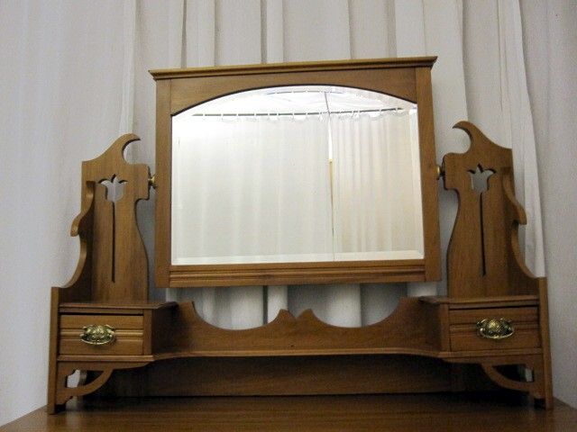 Antique Blond Maple Pennsylvania Dutch Style Vanity w Beveled Mirror Great Cond Antique Blond Maple Pennsylvania Dutch Style Vanity w Beveled Mirror Great Cond