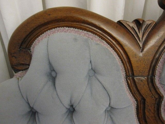 Extra Nice Condition Antique Cameo Back Sofa Victorian Style w Nice Upholstery Extra Nice Condition Antique Cameo Back Sofa Victorian Style w Nice Upholstery