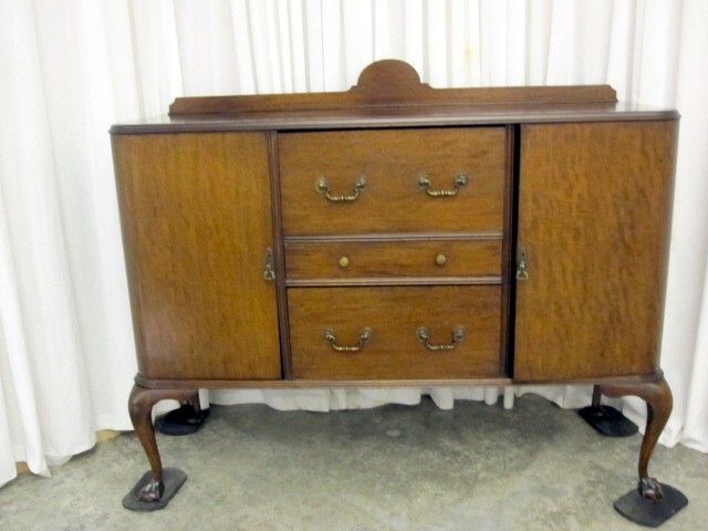 Antique Queen Anne Style 1/4 Sawn Walnut Buffet Server Claw Ball Feet VERY NICE Antique Queen Anne Style 1/4 Sawn Walnut Buffet Server Claw Ball Feet VERY NICE