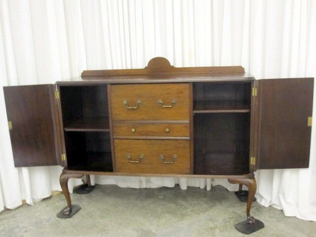 Antique Queen Anne Style 1/4 Sawn Walnut Buffet Server Claw Ball Feet VERY NICE Antique Queen Anne Style 1/4 Sawn Walnut Buffet Server Claw Ball Feet VERY NICE