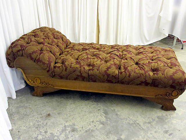 Fainting Sofa