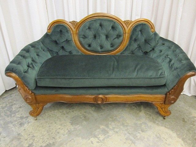 Antique Victorian Style Sofa Couch Button Tuck Back Antique Victorian Style Sofa Couch Button Tuck Back