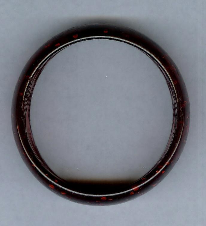 Carved Diamond and Wheat Design with Root Beer Confetti Lucite Old Bangle Bracelet Carved Diamond and Wheat Design with Root Beer Confetti Lucite Old Bangle Bracelet