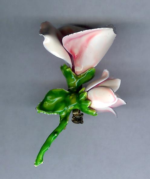 Detailed Porcelain Pink Rose Brooch or Pin say " Thank You" Detailed Porcelain Pink Rose Brooch or Pin say " Thank You"