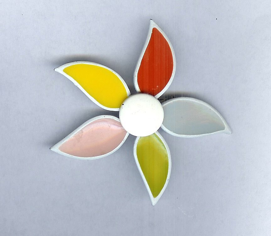 Vintage 1970's Flower Power Enamel Colorful Brooch Pin Vintage 1970's Flower Power Enamel Colorful Brooch Pin