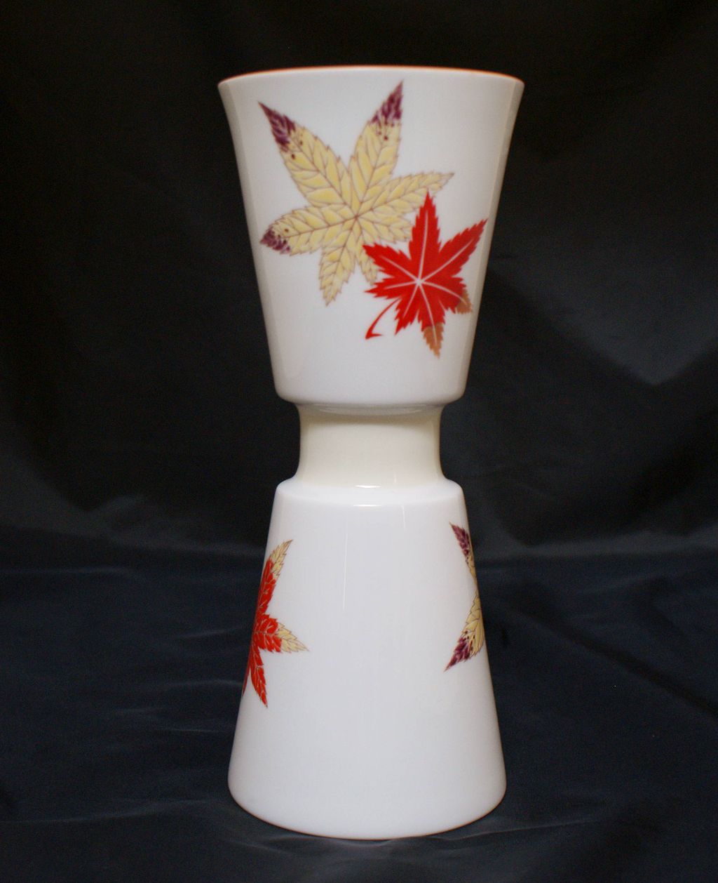 Noritake Nippon Toki Kaisha 1940's Fall Maple Leaf Decorated Vase Noritake Nippon Toki Kaisha 1940's Fall Maple Leaf Decorated Vase