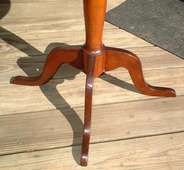 Vintage 19th Century Shaker Candle-Stand - Watervliet, New York Shaker Community, Circa 1840-1850 Vintage 19th Century Shaker Candle-Stand - Watervliet, New York Shaker Community, Circa 1840-1850