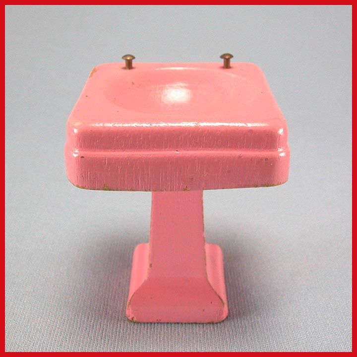 Strombecker Dollhouse Bathroom Pedestal Sink with Nail Head Knobs – Pink