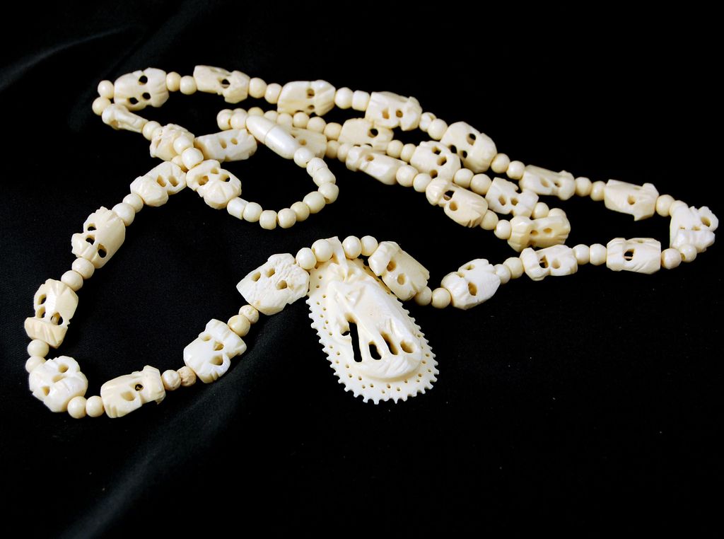 Vintage faux ivory plastic long pendant necklace elephant 32" Vintage faux ivory plastic long pendant necklace elephant 32"