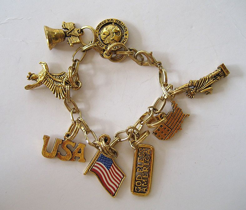 Gold Tone USA Charm Bracelet Gold Tone USA Charm Bracelet