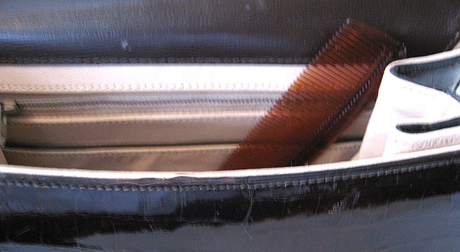 Bellestone Alligator Purse with Leather Interior Bellestone Alligator Purse with Leather Interior