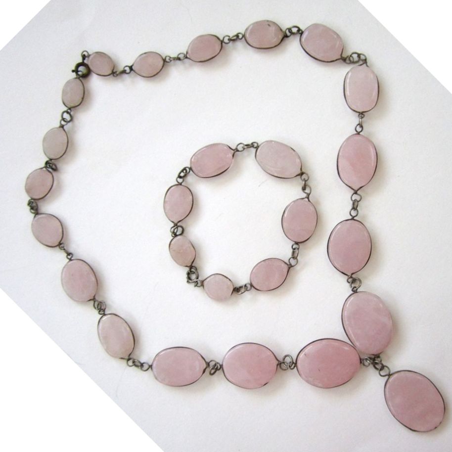 Silver Metal Rose Quartz Necklace and Bracelet Set Silver Metal Rose Quartz Necklace and Bracelet Set