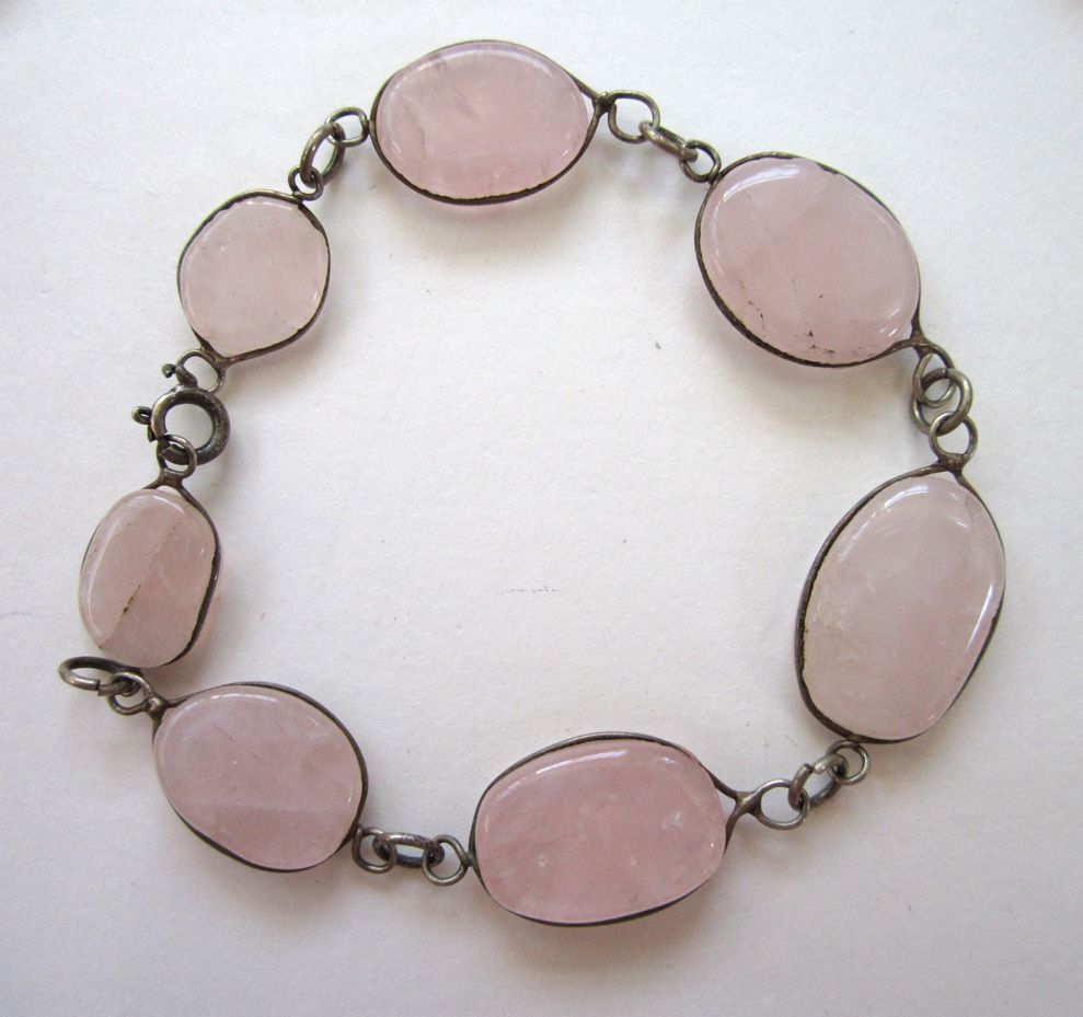 Silver Metal Rose Quartz Necklace and Bracelet Set Silver Metal Rose Quartz Necklace and Bracelet Set
