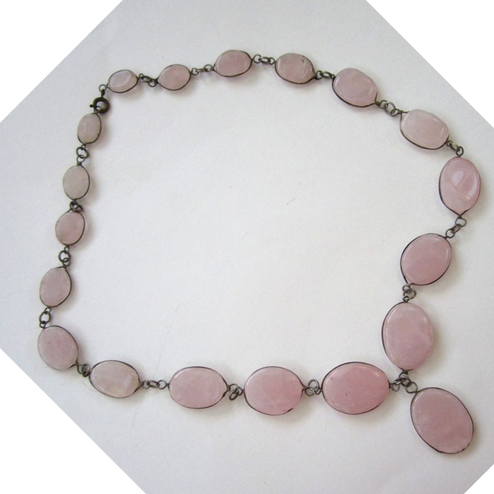 Silver Metal Rose Quartz Necklace and Bracelet Set Silver Metal Rose Quartz Necklace and Bracelet Set