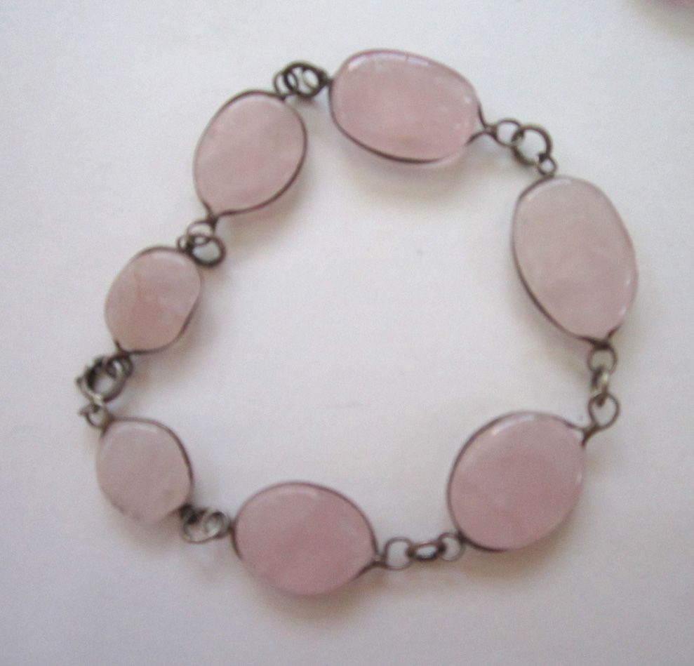 Silver Metal Rose Quartz Necklace and Bracelet Set Silver Metal Rose Quartz Necklace and Bracelet Set
