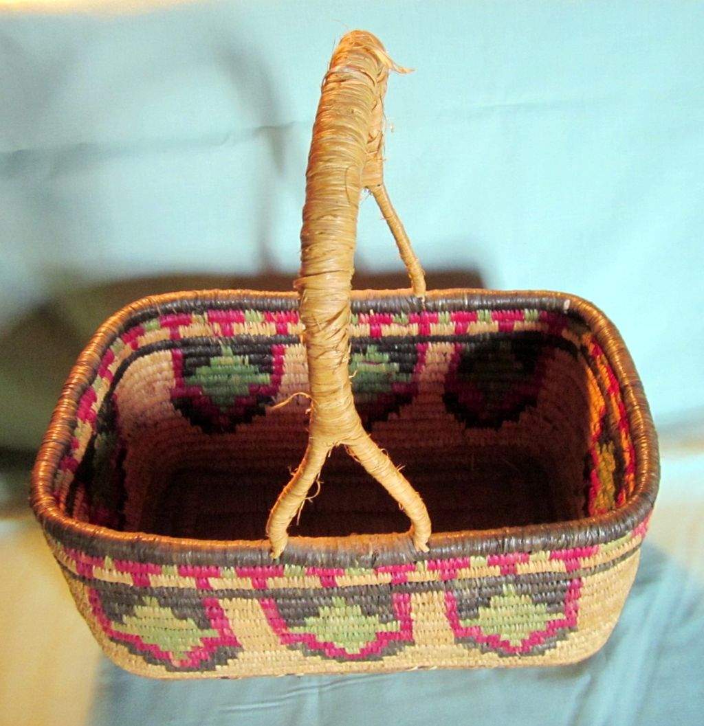 Authentic Indian Basket made of Bear Grass from Plains areas Authentic Indian Basket made of Bear Grass from Plains areas