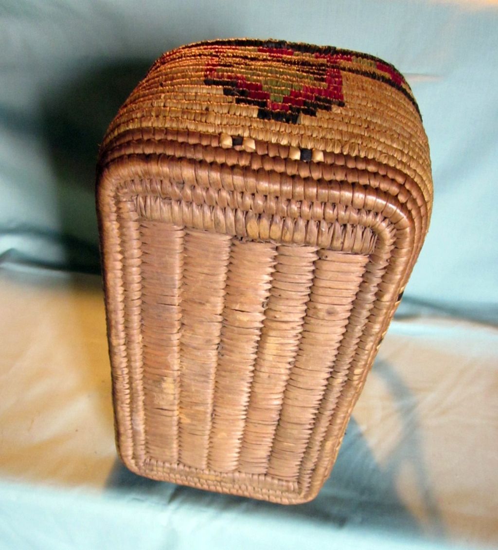 Authentic Indian Basket made of Bear Grass from Plains areas Authentic Indian Basket made of Bear Grass from Plains areas