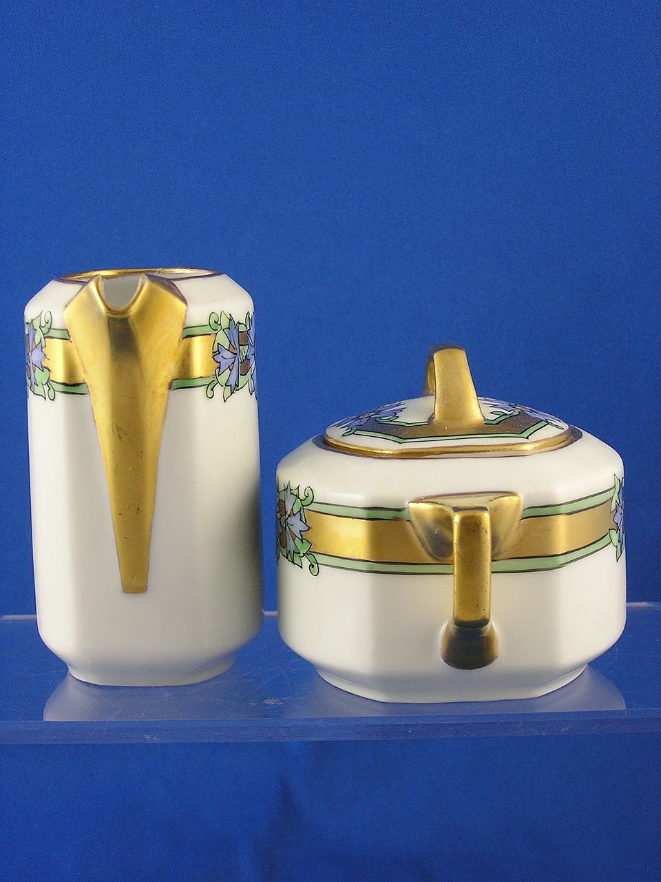 Stouffer Studios Art Deco Floral Motif Creamer & Sugar Set (c.1910-1930) Stouffer Studios Art Deco Floral Motif Creamer & Sugar Set (c.1910-1930)