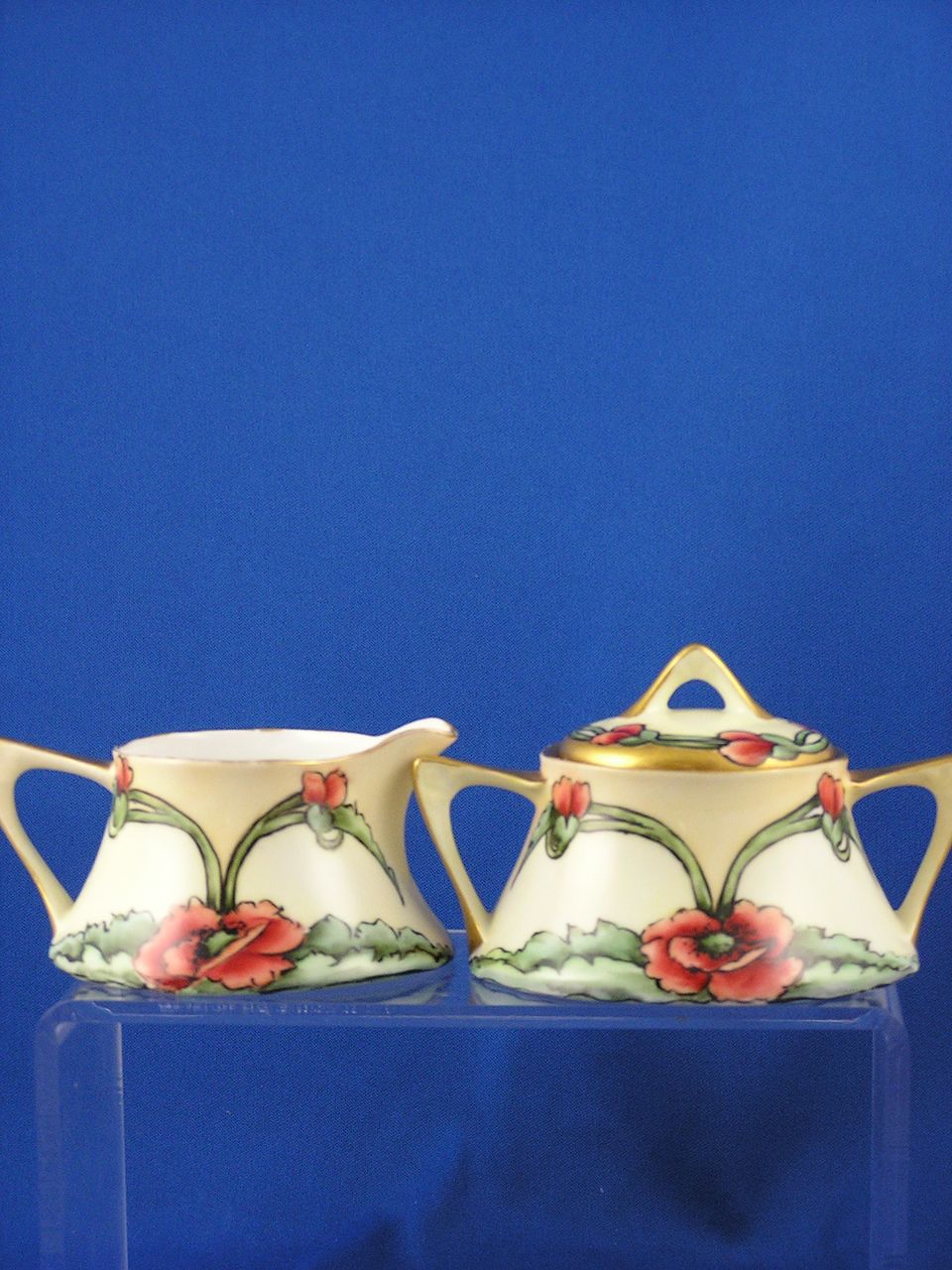Zeh, Scherzer & Co. (ZS&Co) Bavaria Arts & Crafts Poppy Motif Creamer & Sugar Set (c.1880-1930) Zeh, Scherzer & Co. (ZS&Co) Bavaria Arts & Crafts Poppy Motif Creamer & Sugar Set (c.1880-1930)