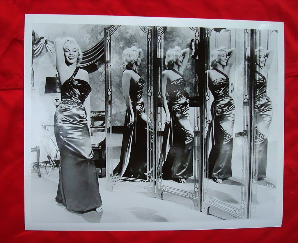 Vintage Period 1950's Photo of Marilyn Monroe Vintage Period 1950's Photo of Marilyn Monroe