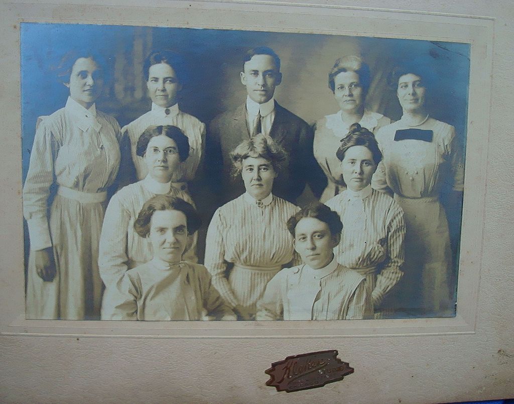 Early 1901 Women's Nursing Collection Cap,Photos,Diploma Early 1901 Women's Nursing Collection Cap,Photos,Diploma