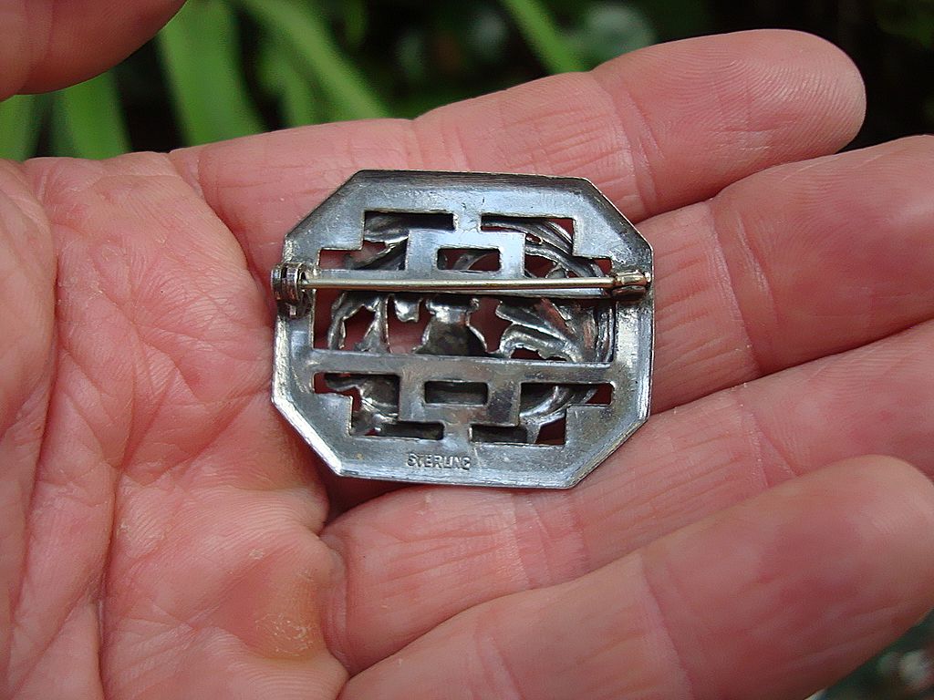 1890's Art Nouveau Sterling Pin 1890's Art Nouveau Sterling Pin