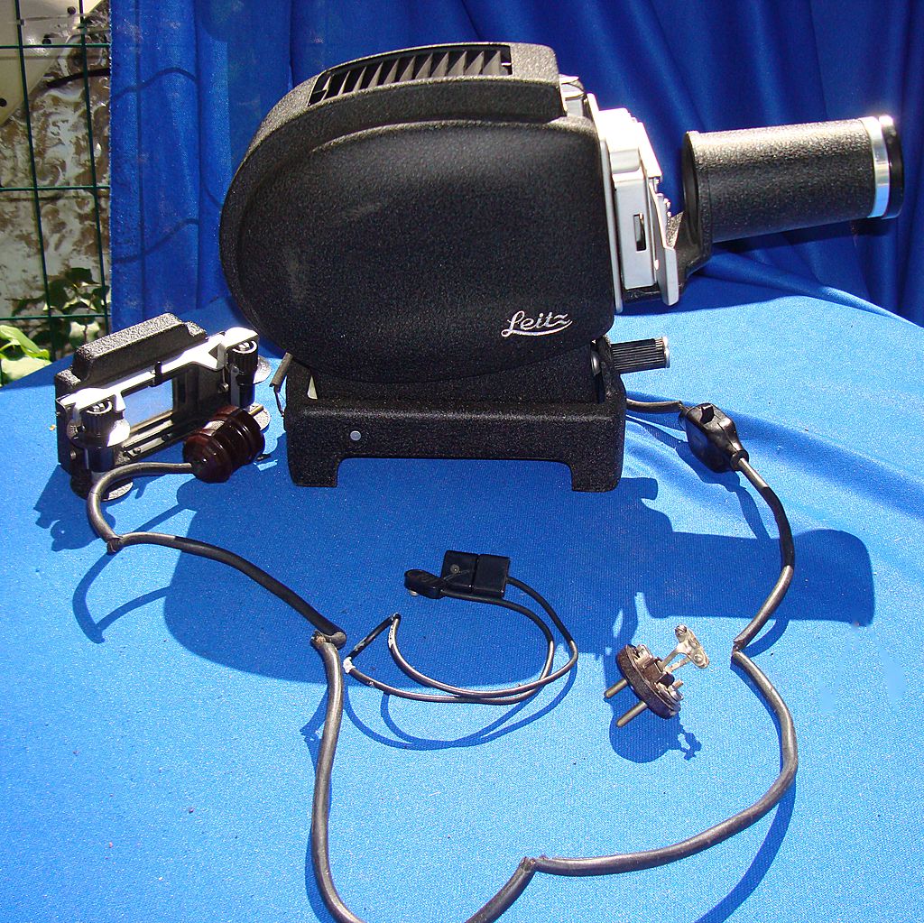 Vintage Leica Art Deco Slide Projector Vintage Leica Art Deco Slide Projector