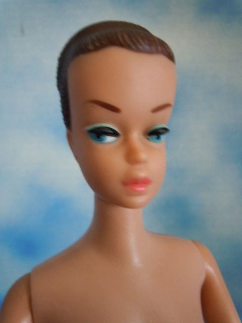 1964 Vintage Barbie Fashion Queen w/ 1 Wig 1964 Vintage Barbie Fashion Queen w/ 1 Wig