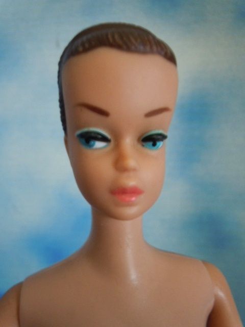 1964 Vintage Barbie Fashion Queen w/ 1 Wig 1964 Vintage Barbie Fashion Queen w/ 1 Wig