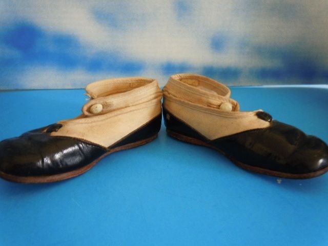 Vintage 5.5" Children's Shoes Buster Brown w/Box Vintage 5.5" Children's Shoes Buster Brown w/Box