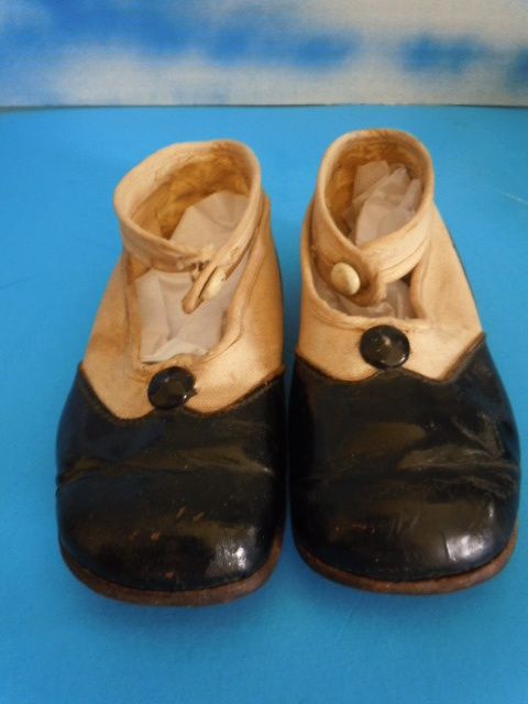 Vintage 5.5" Children's Shoes Buster Brown w/Box Vintage 5.5" Children's Shoes Buster Brown w/Box