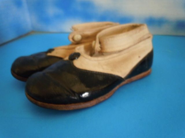 Vintage 5.5" Children's Shoes Buster Brown w/Box Vintage 5.5" Children's Shoes Buster Brown w/Box