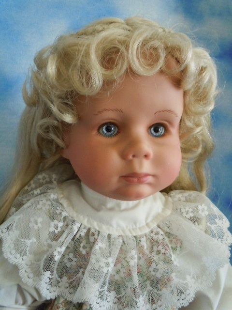Zook 22" Vinyl "April" Blonde Girl w/Basket Zook 22" Vinyl "April" Blonde Girl w/Basket
