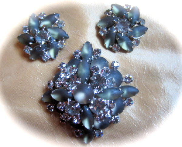 Brooch/Pin and Earrings Demi Parure with Art Glass, Aurora Borealis Rhinestones Brooch/Pin and Earrings Demi Parure with Art Glass, Aurora Borealis Rhinestones
