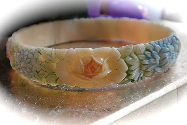 1930s Celluloid hand Painted Bangle Bracelet 1930s Celluloid hand Painted Bangle Bracelet