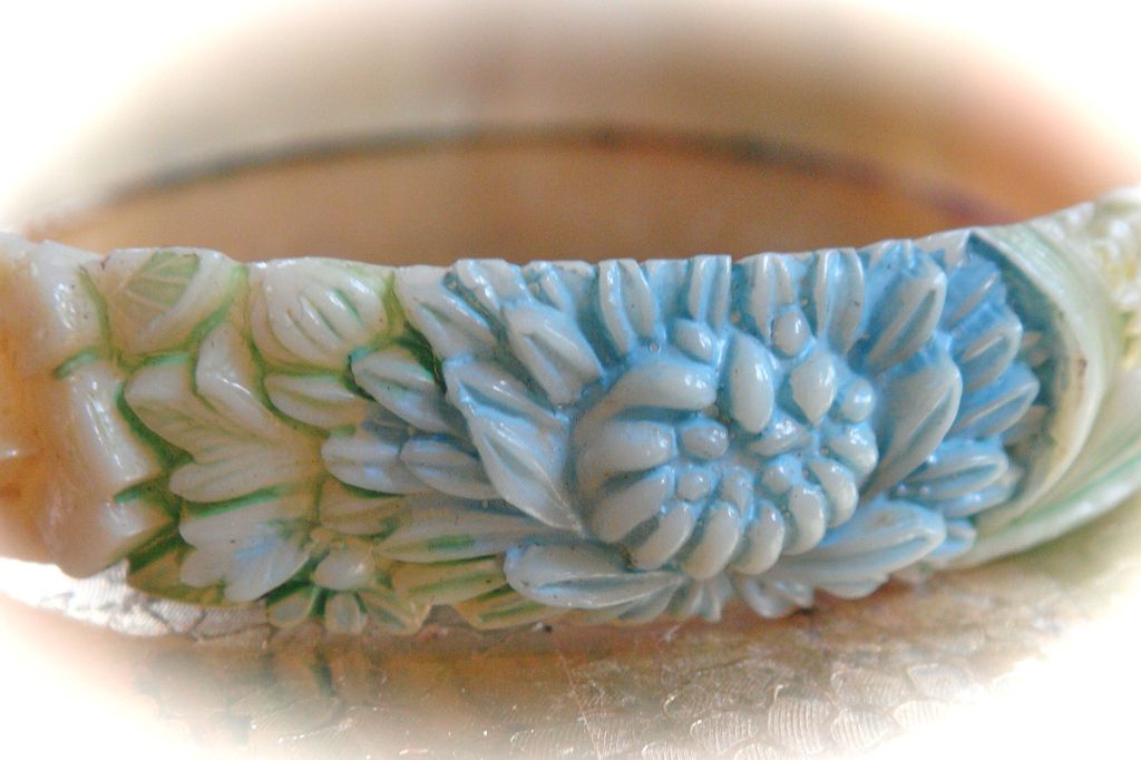 1930s Celluloid hand Painted Bangle Bracelet 1930s Celluloid hand Painted Bangle Bracelet
