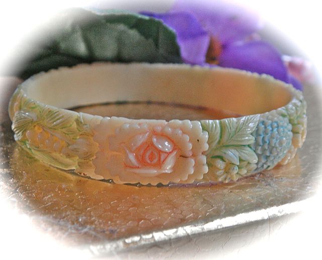 1930s Celluloid hand Painted Bangle Bracelet 1930s Celluloid hand Painted Bangle Bracelet