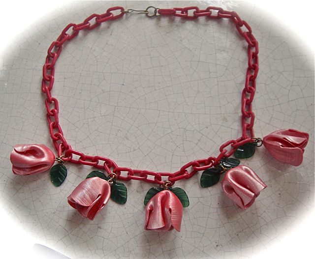 Red and Green Celluloid Flower Chain Necklace Red and Green Celluloid Flower Chain Necklace