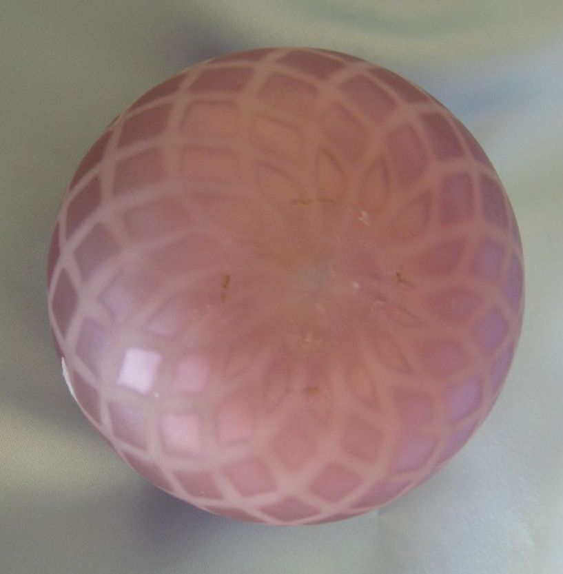Beautiful Vintage Mauve Pink Quilted Satin Glass Ruffled Edge Vase Beautiful Vintage Mauve Pink Quilted Satin Glass Ruffled Edge Vase