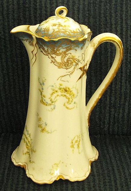Beautiful Antique Haviland Hand Painted Limoges Porcelain Chocolate Pot Beautiful Antique Haviland Hand Painted Limoges Porcelain Chocolate Pot